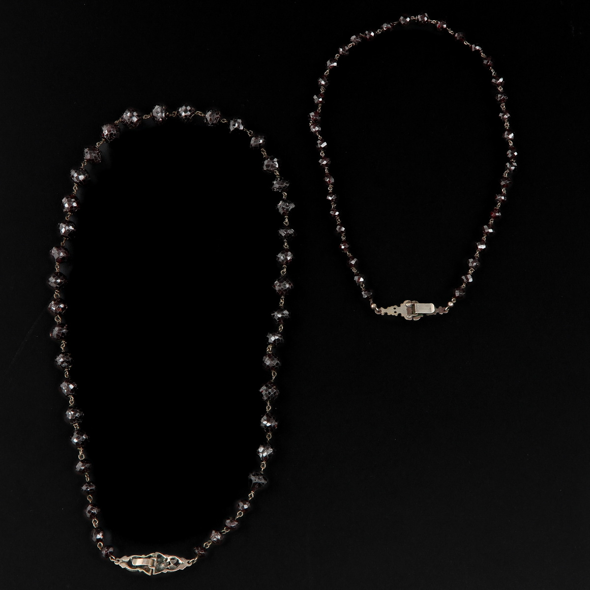 A Collection of Garnet Jewelry - Image 3 of 10