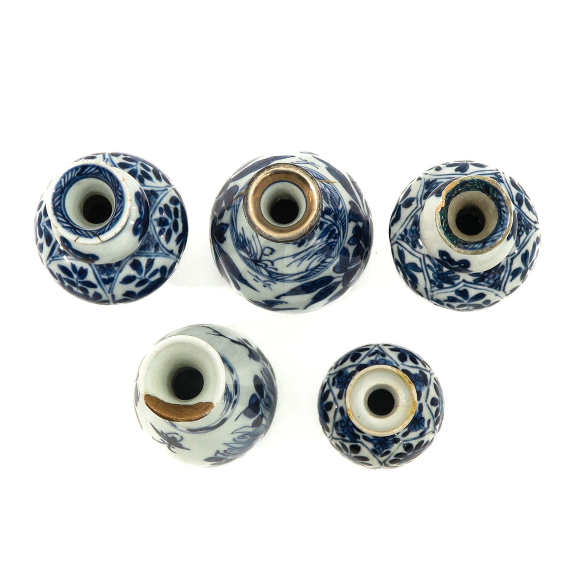 A Collection of 5 Miniature Vases - Bild 5 aus 9