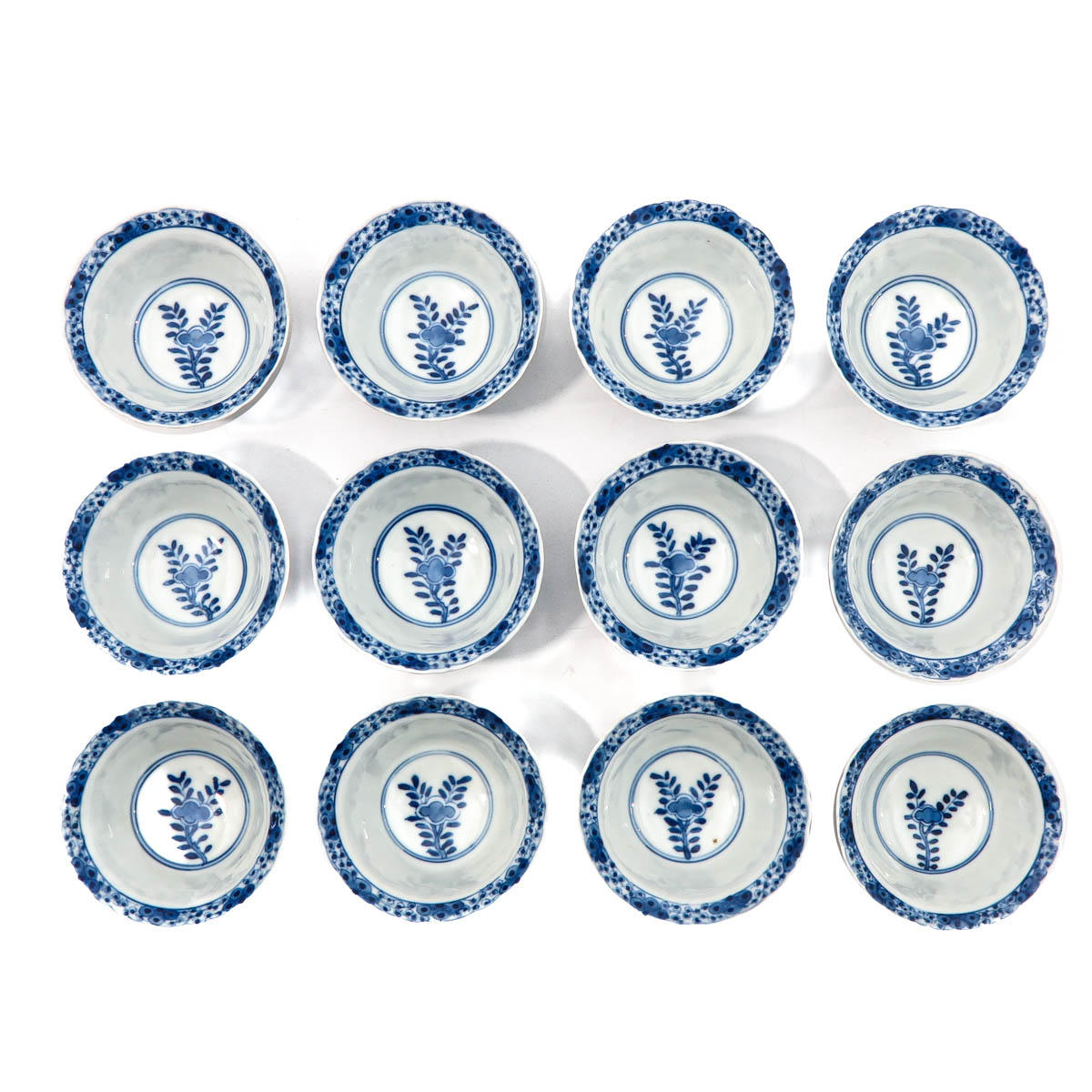 A Collection of 12 Cups and Saucers - Image 5 of 10