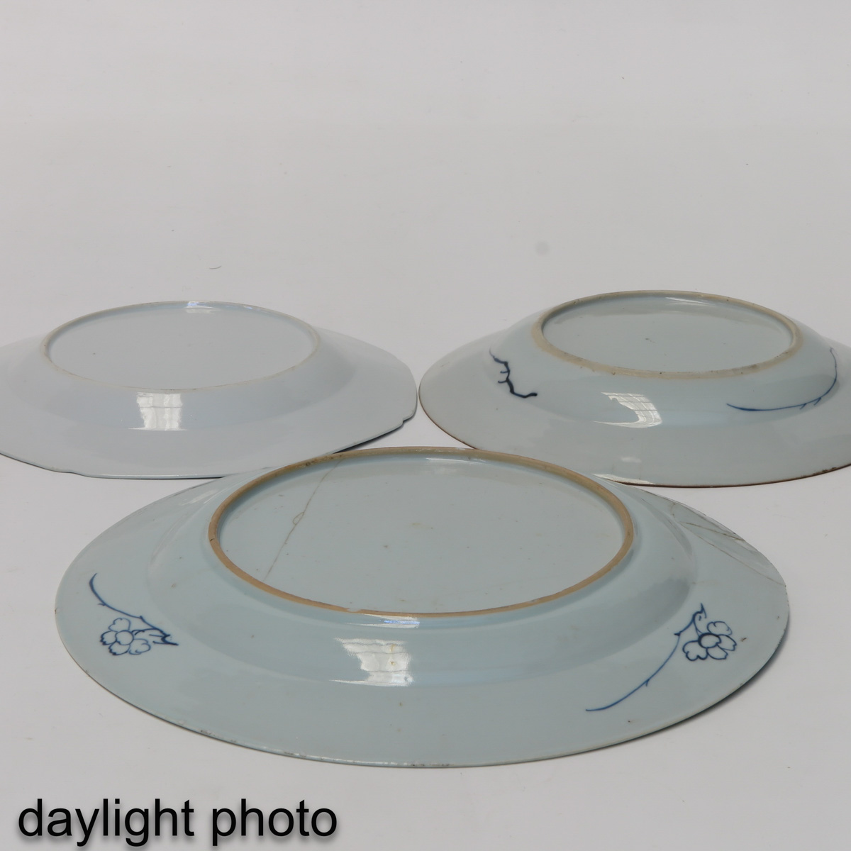 A Collection of 11 Plates - Image 10 of 10