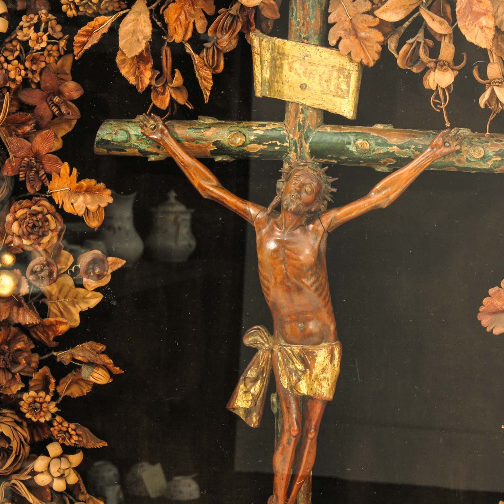 A Framed Crucifix - Bild 3 aus 5