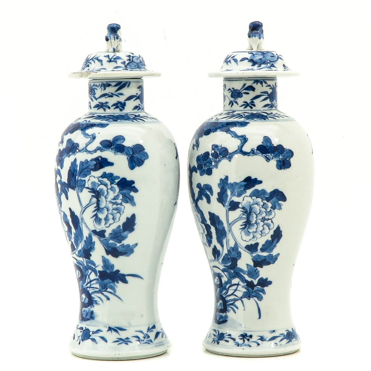 A Pair of Blue and White Vases with Covers - Image 2 of 10