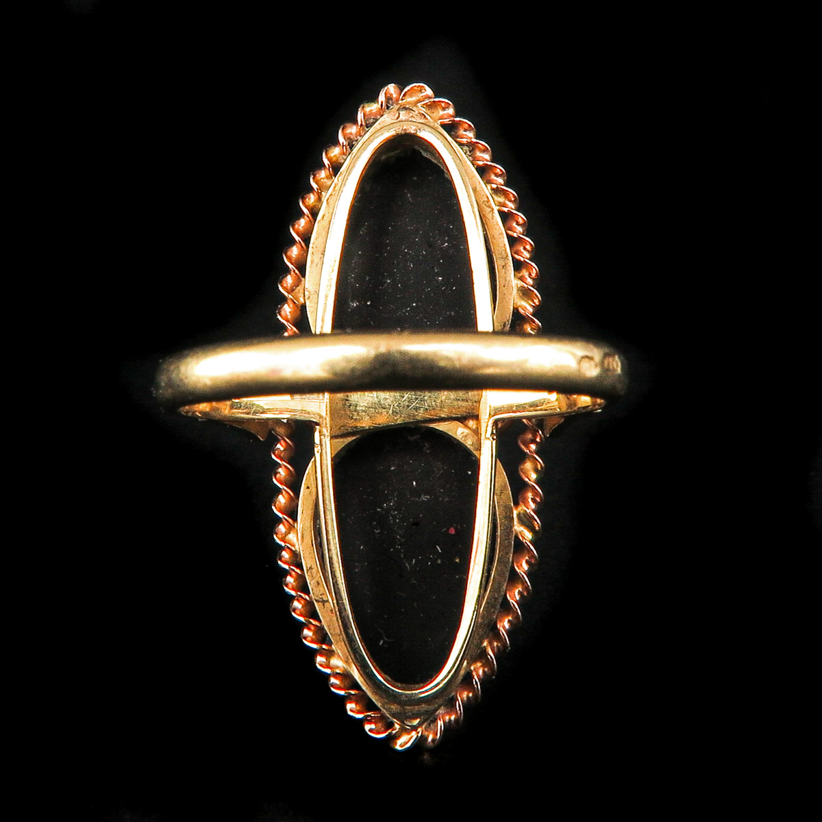 A Ladies Garnet Ring - Image 3 of 4