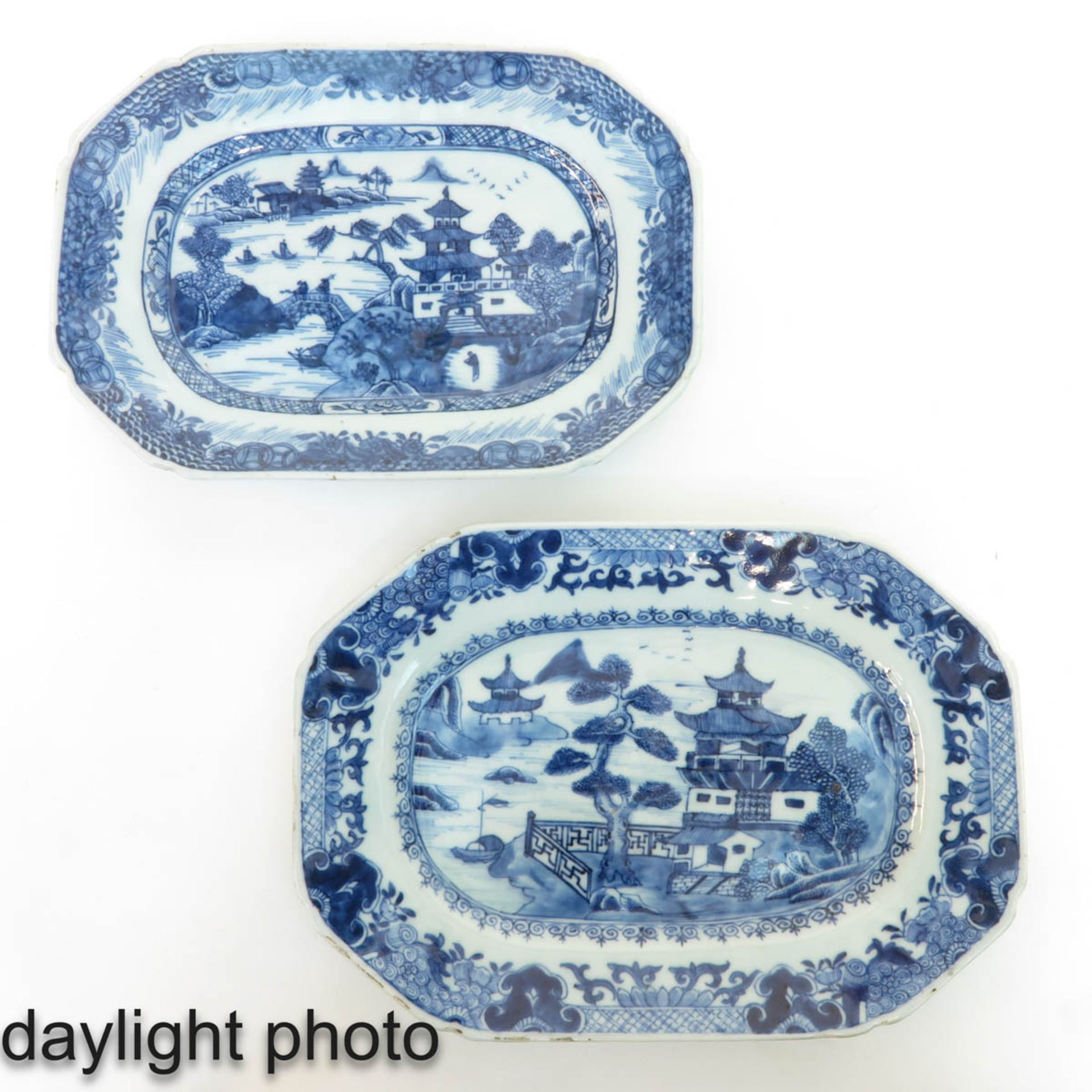 A Lot of 2 Blue and White Trays - Bild 7 aus 10