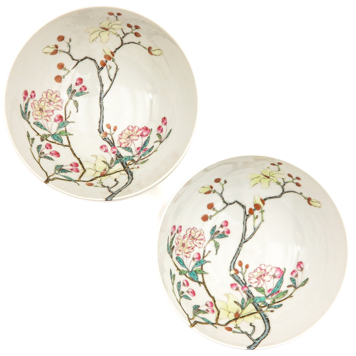 A Pair of Famille Rose Bowls - Image 5 of 10