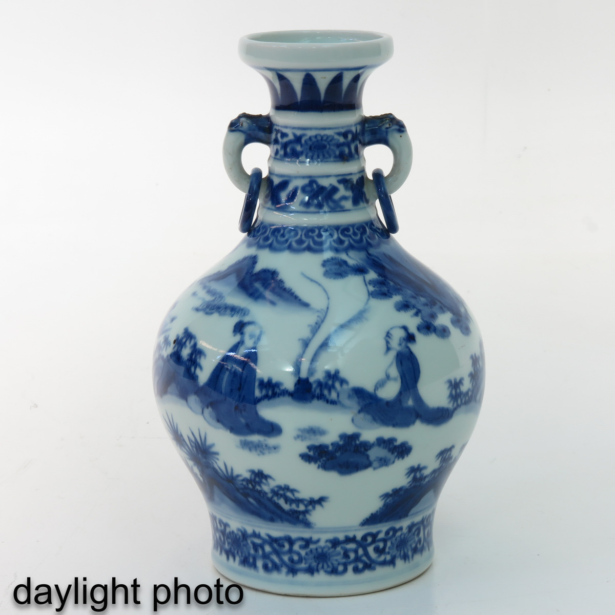 A Blue and White Vase - Image 7 of 9