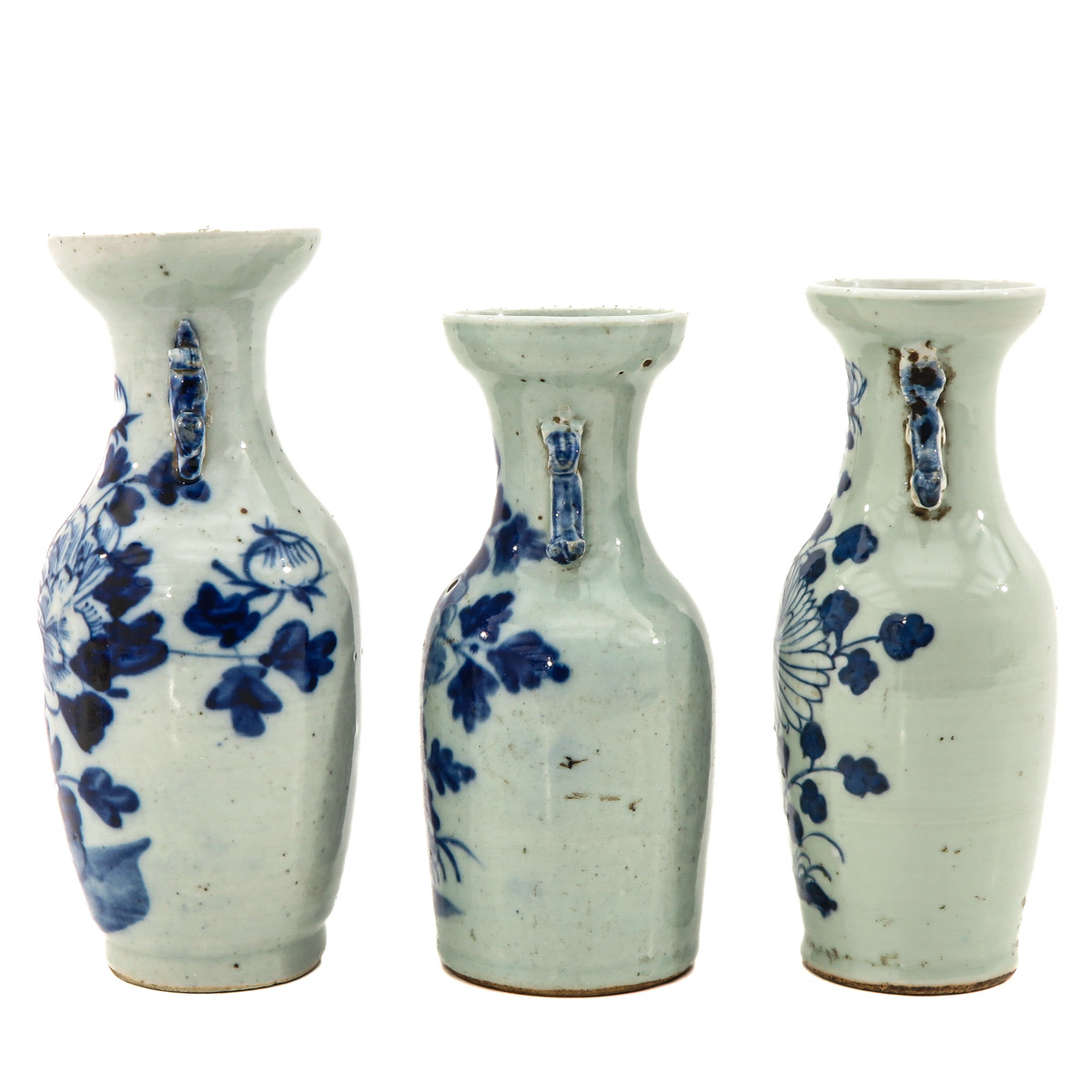A Collection of 3 Blue and White Vases - Image 2 of 10
