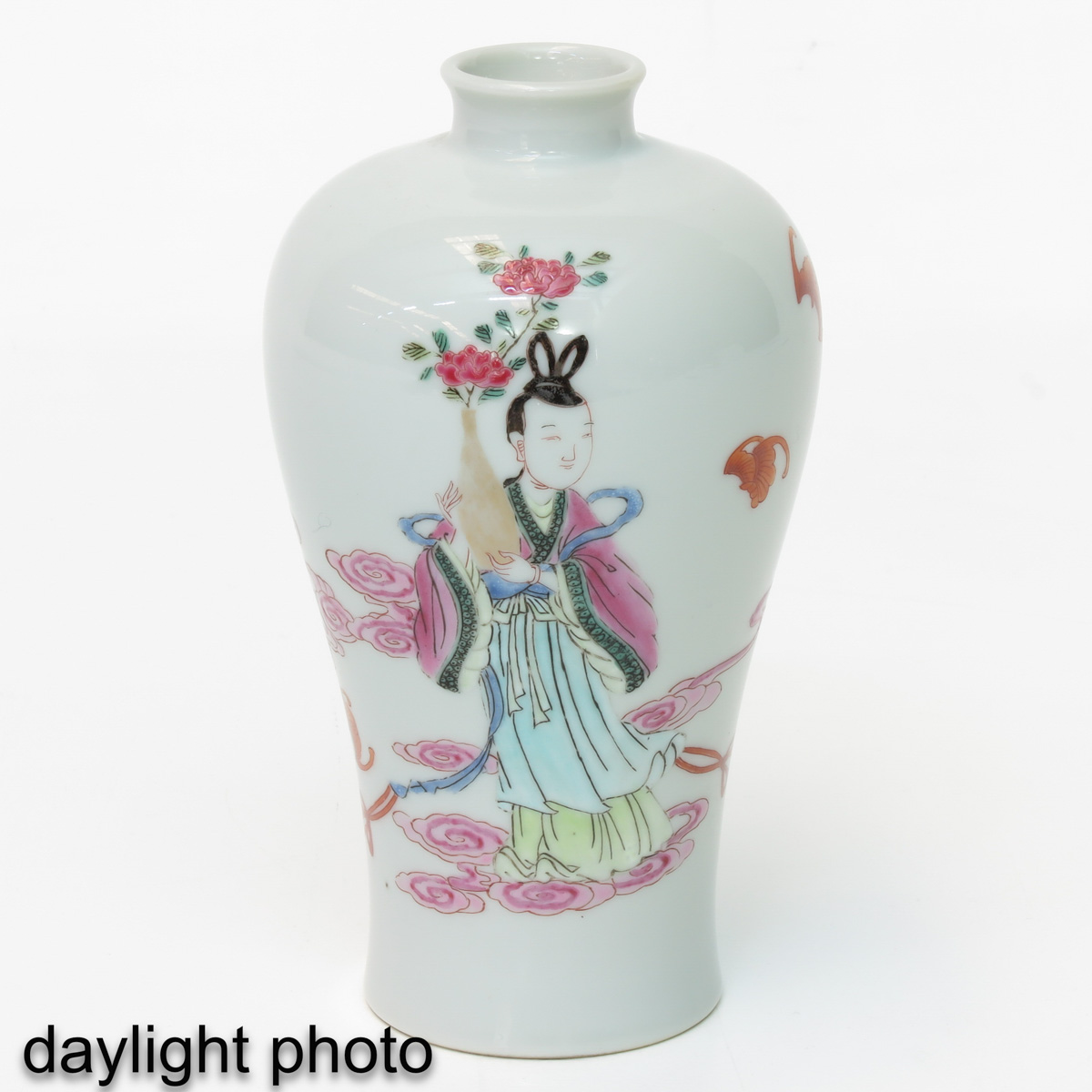 A Famille Rose Meiping Vase - Image 7 of 10