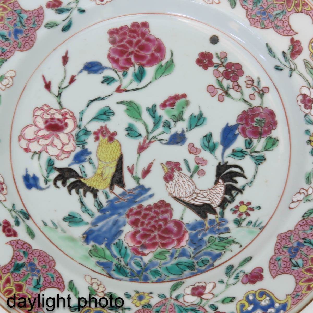 A Famille Rose Plate - Image 5 of 5