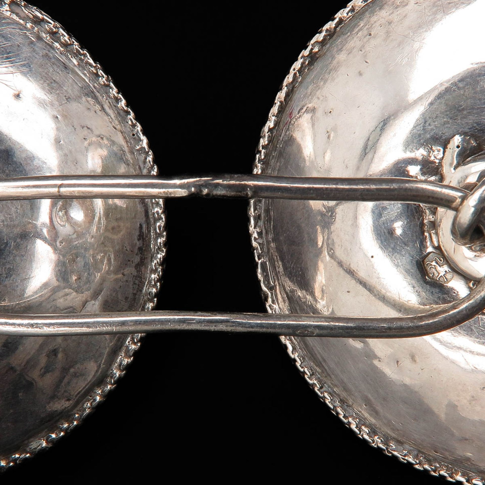 A Pair of Silver Dutch Broekstukken - Bild 5 aus 5