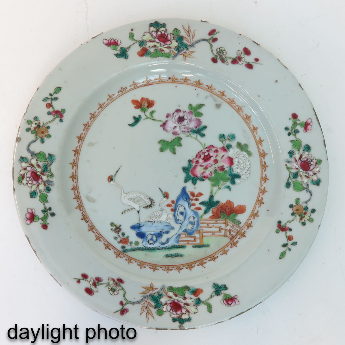 A Pair of Famille Rose Plates - Image 7 of 9