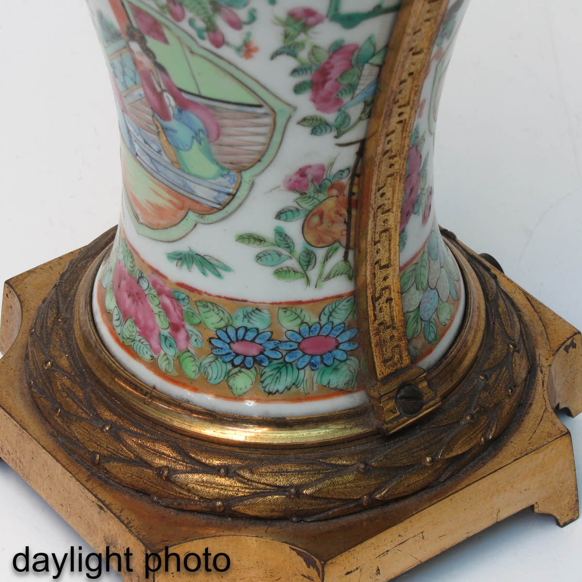 A Pair of Cantonese Lamps - Image 10 of 10