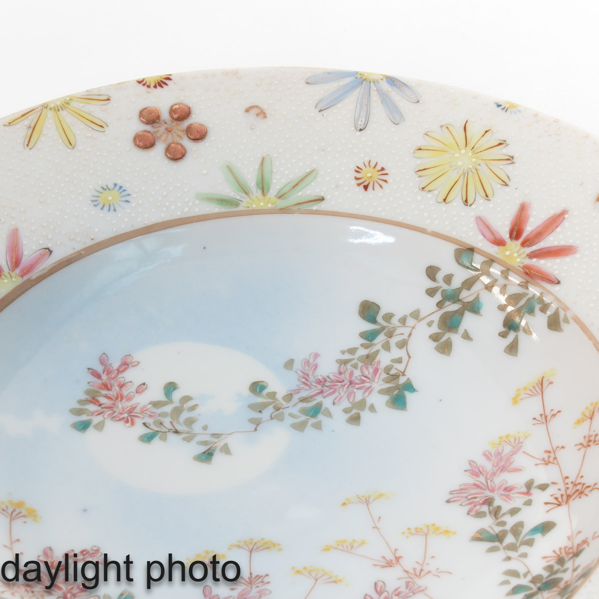 A Pair of Famille Rose Plates - Image 10 of 10