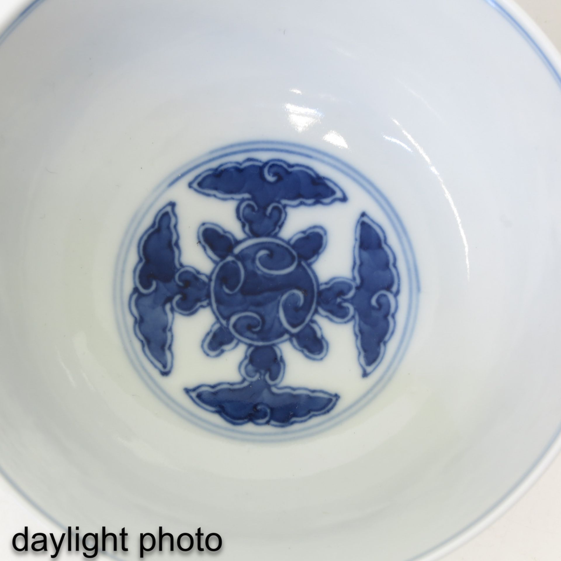 A Blue and White Bowl - Bild 10 aus 10