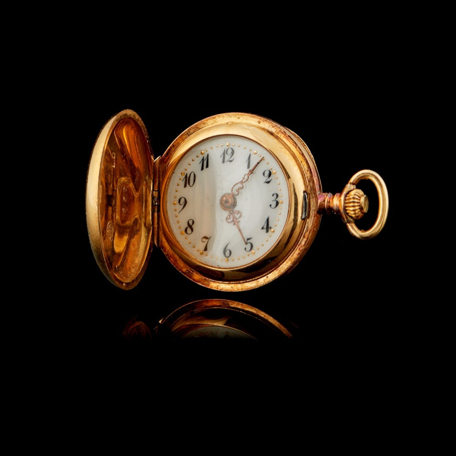  A lapel watch