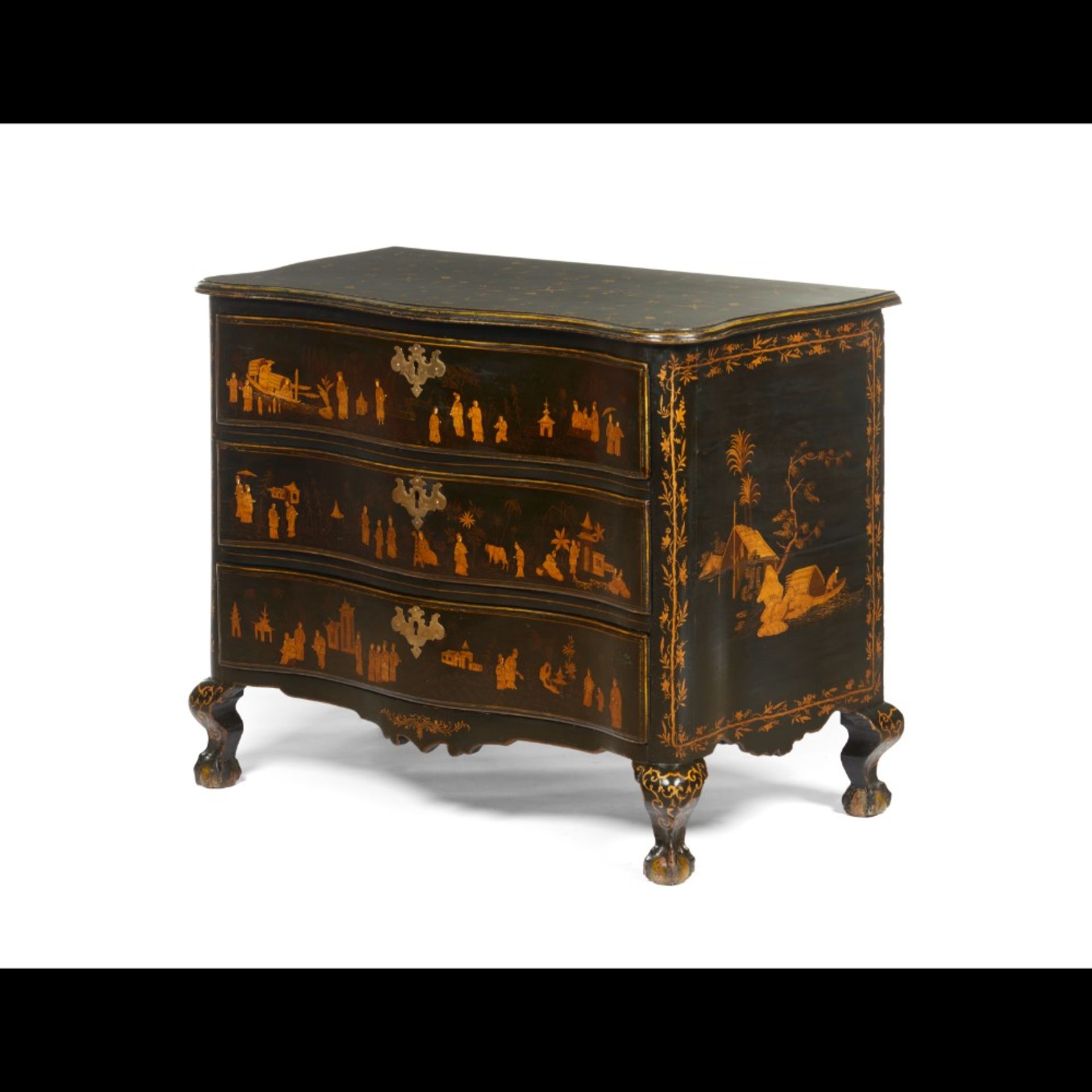  A Chippendale style chest of drawers