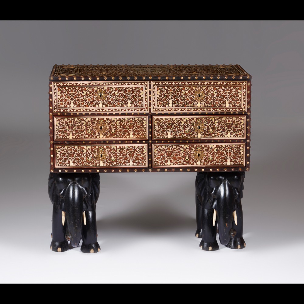  An important Chest on a stand in the shape of two elephants - Bild 2 aus 7