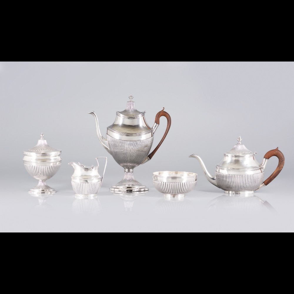  A D. Maria tea and coffee set