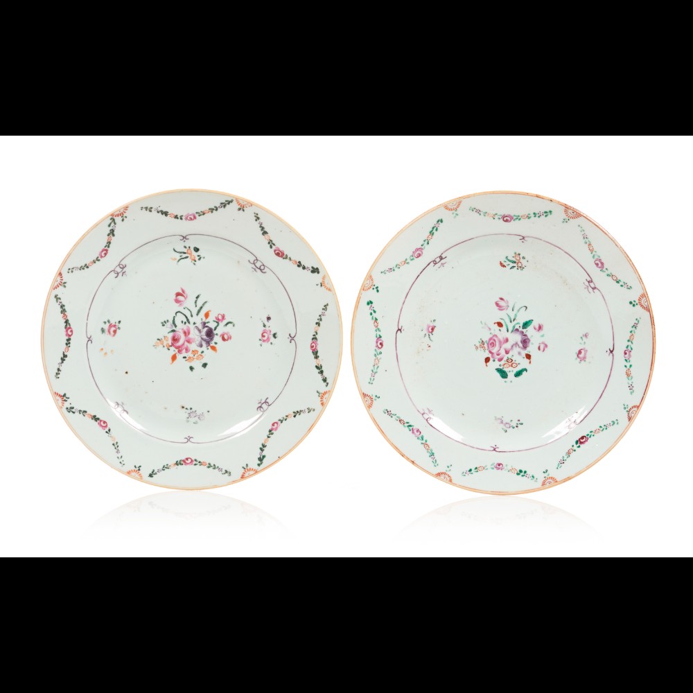  A pair of plates