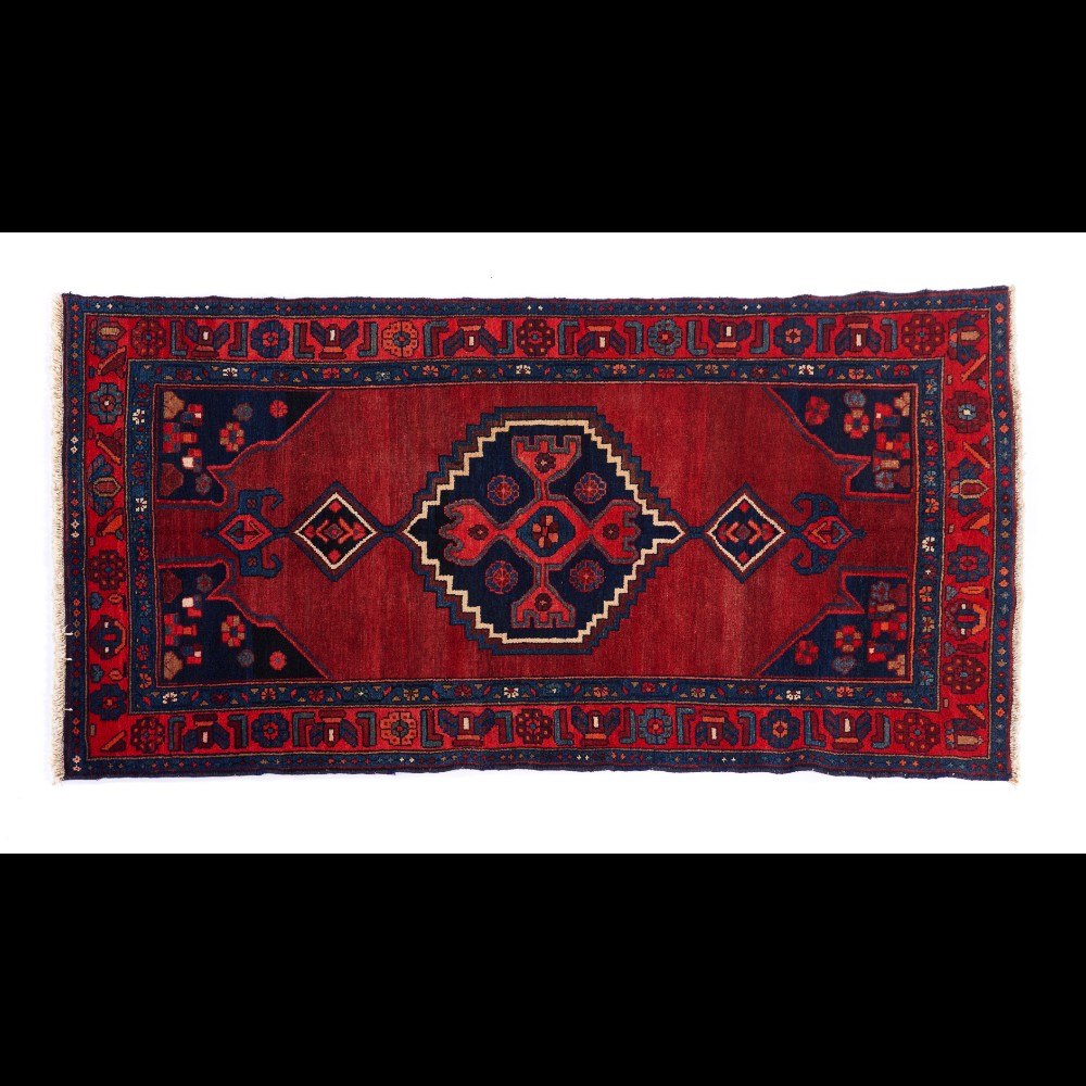  A Hamadan rug, Iran