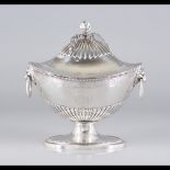  A tureen and cover