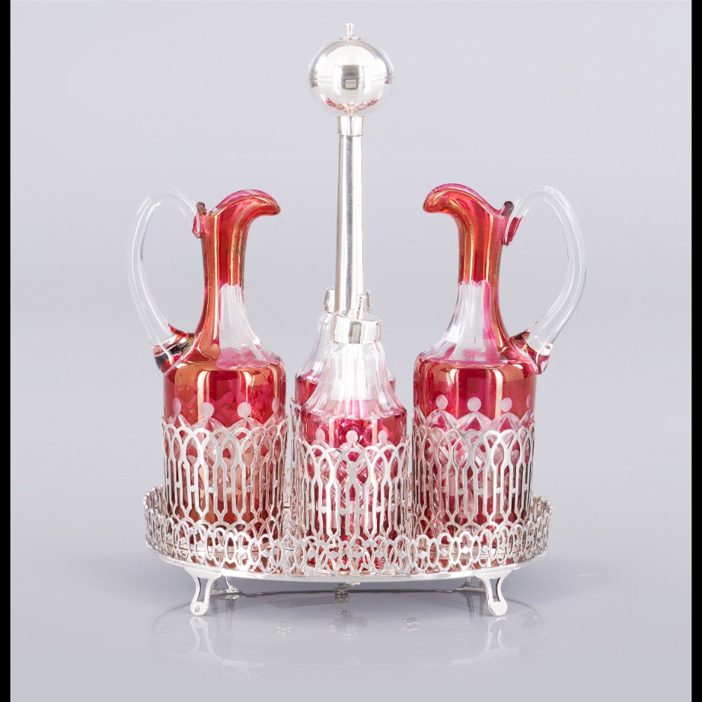  A Cruet set