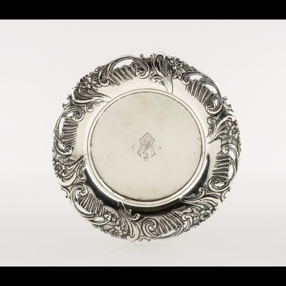  A salver