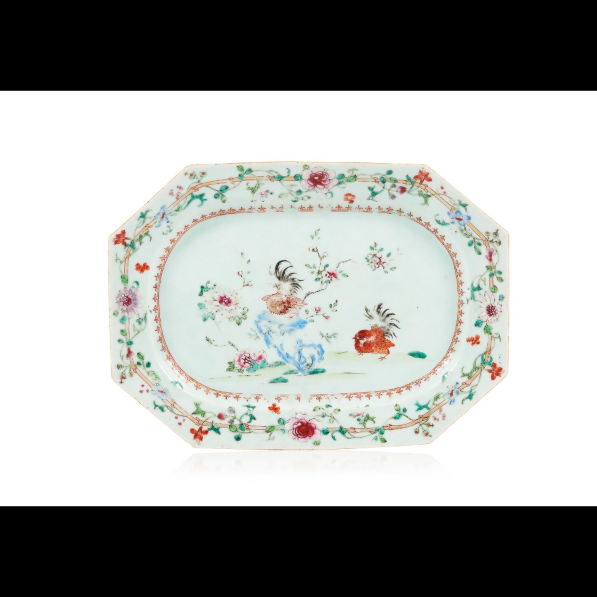  An octagonal serving platter