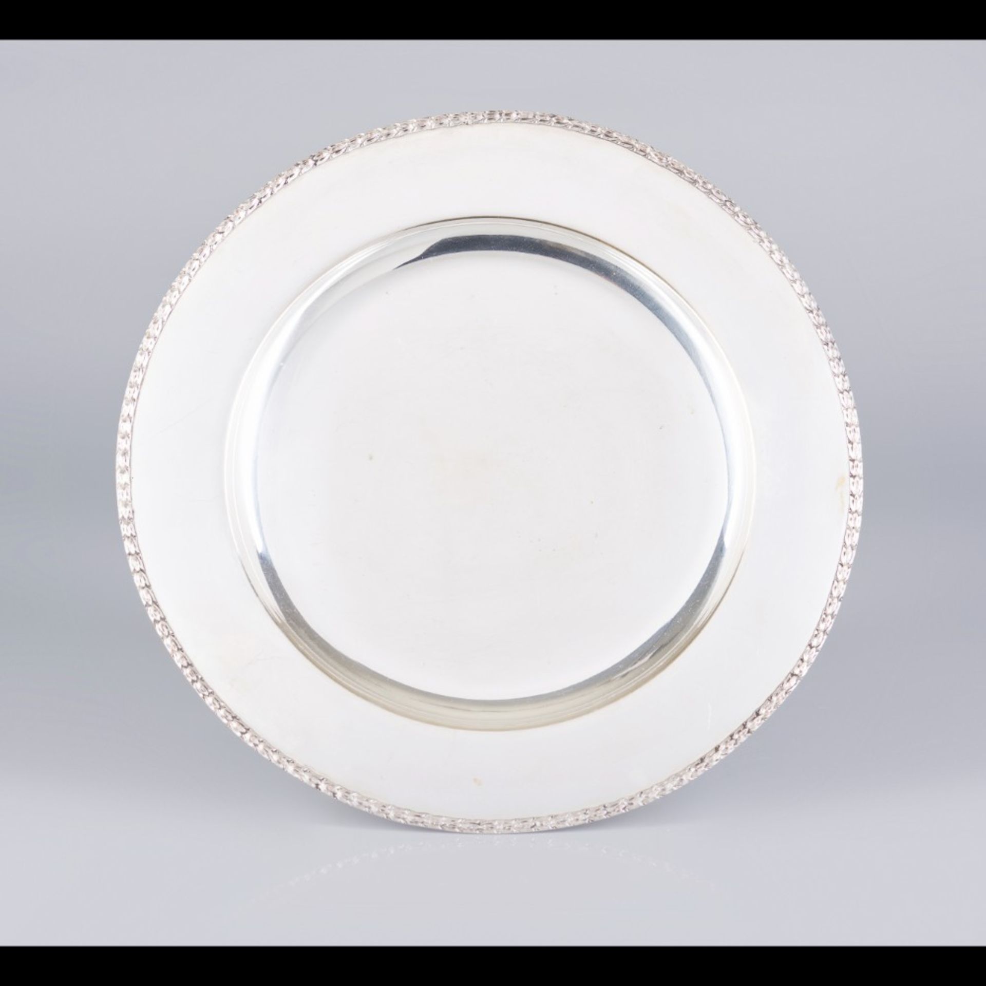  A plate