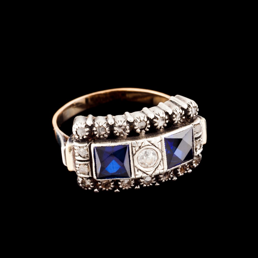  An Art Deco ring