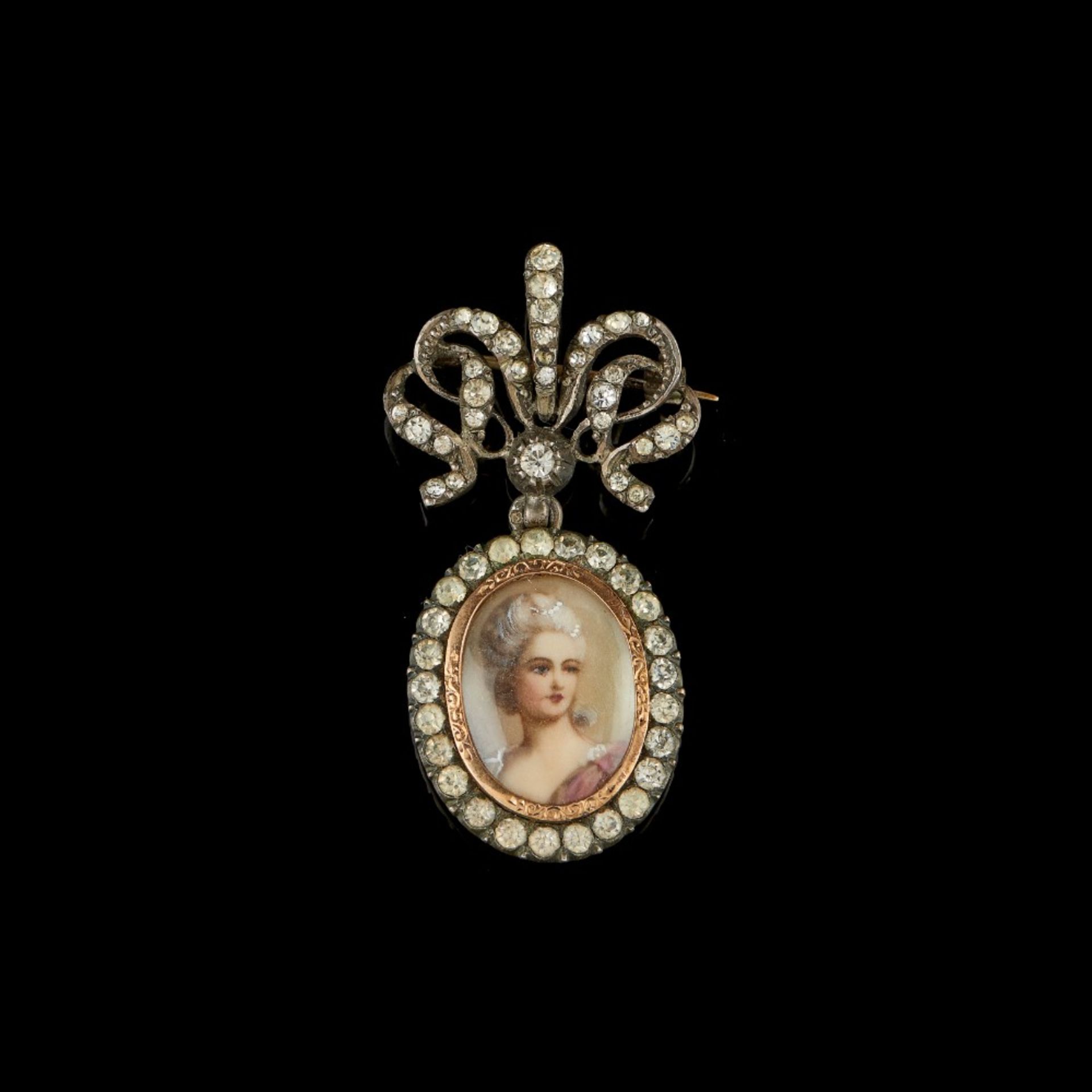  A brooch / pendant