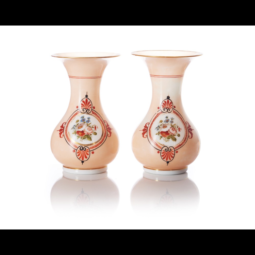  A pair of vases