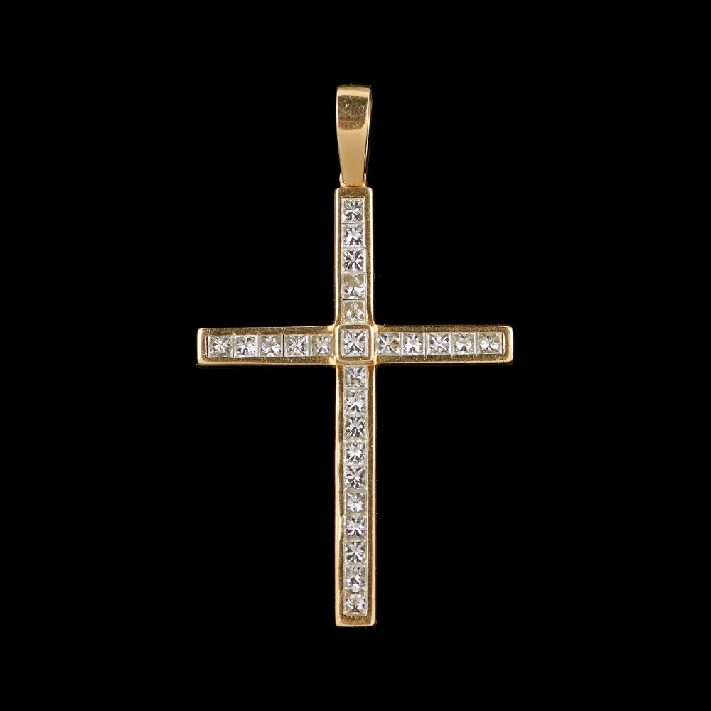  A cross pendant