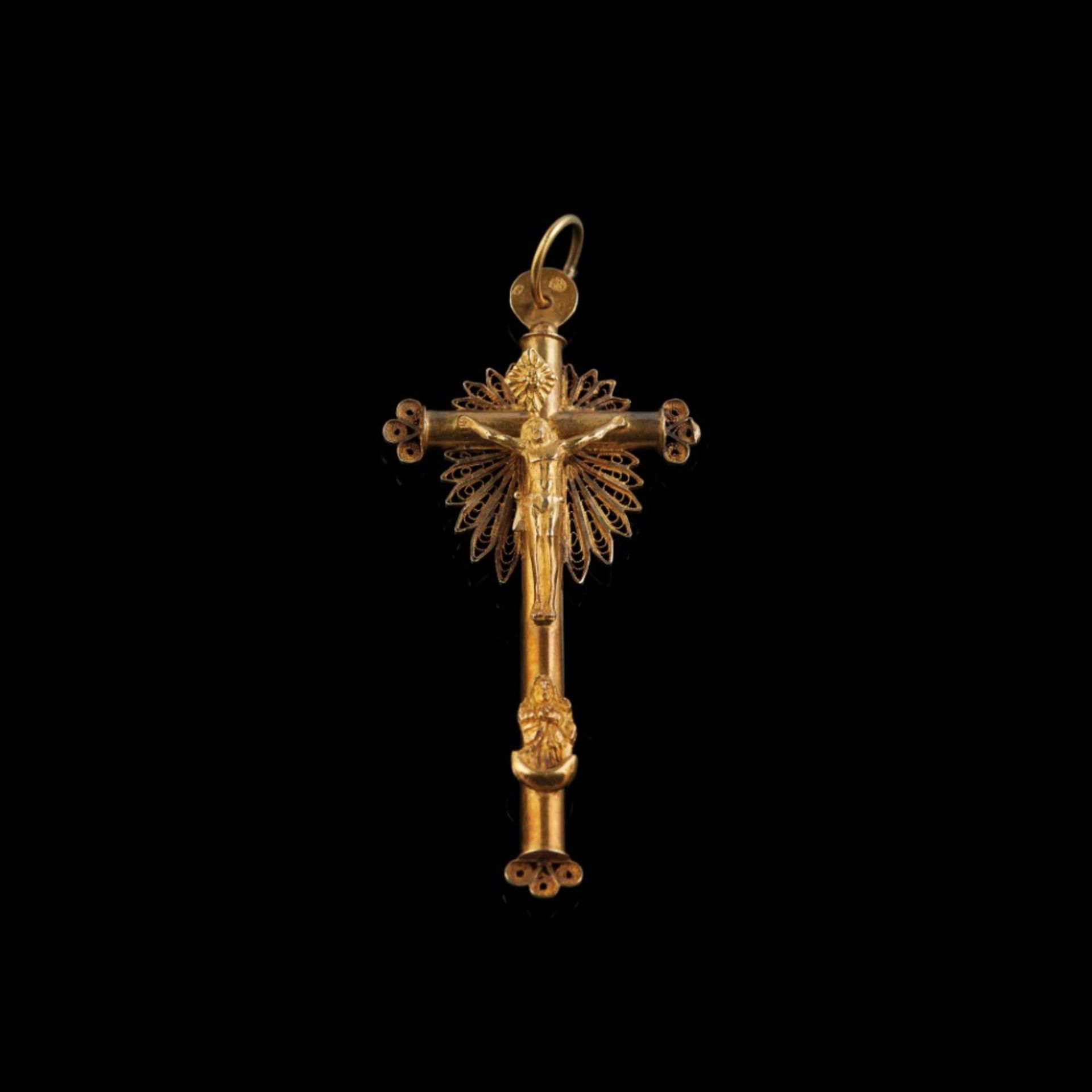  A crucifix pendant