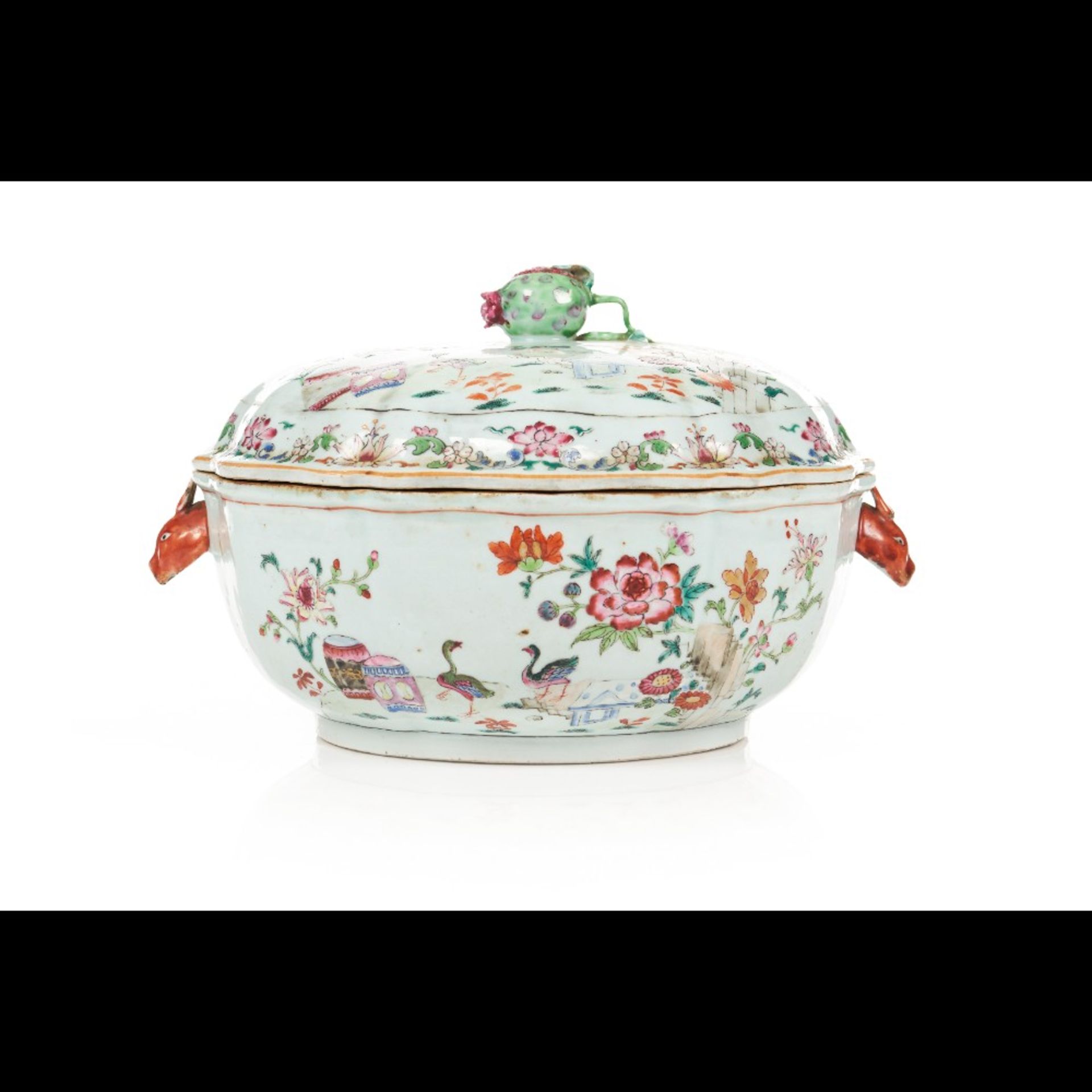  A round tureen and cover