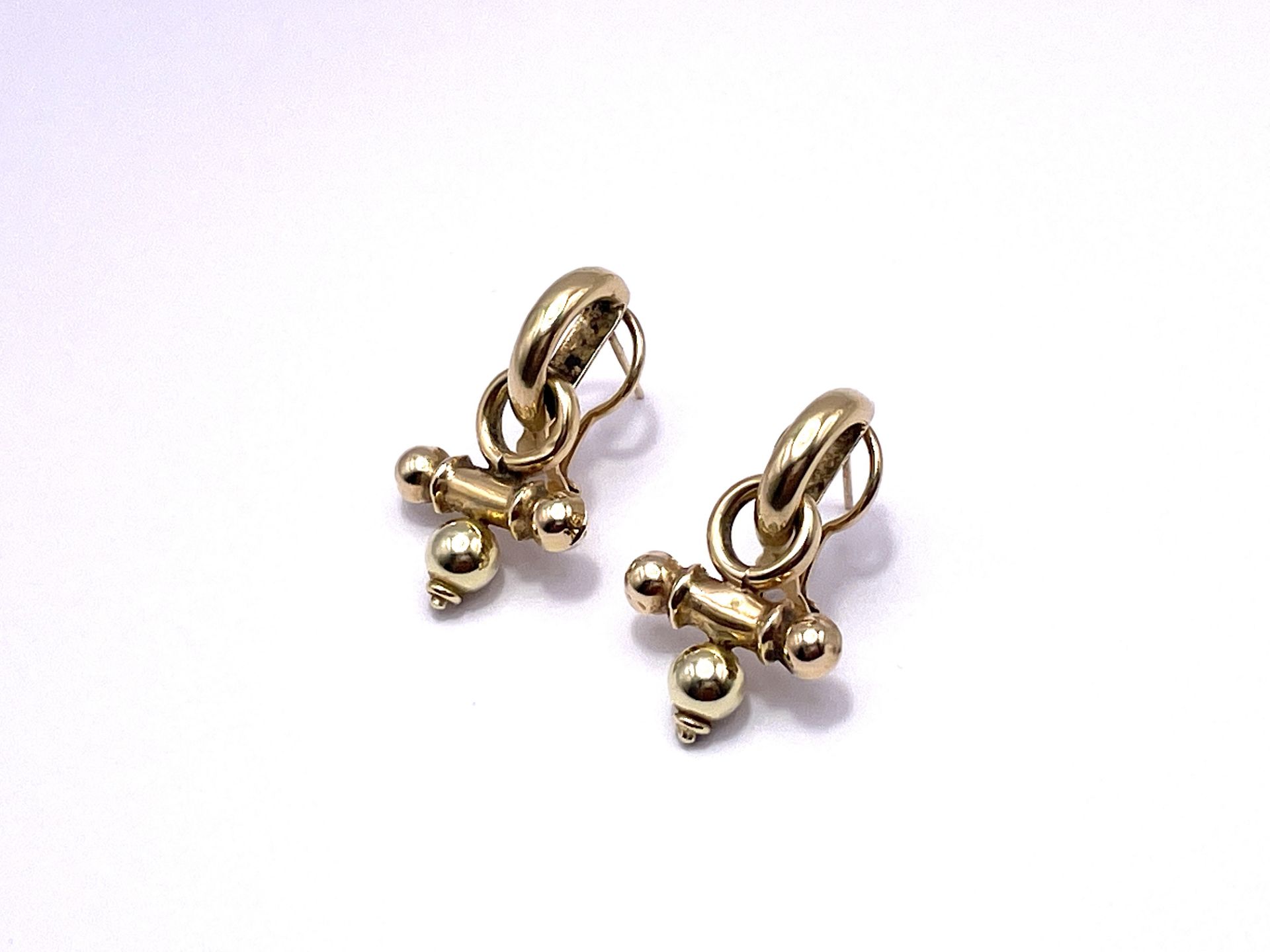 Pair of stud clip earrings