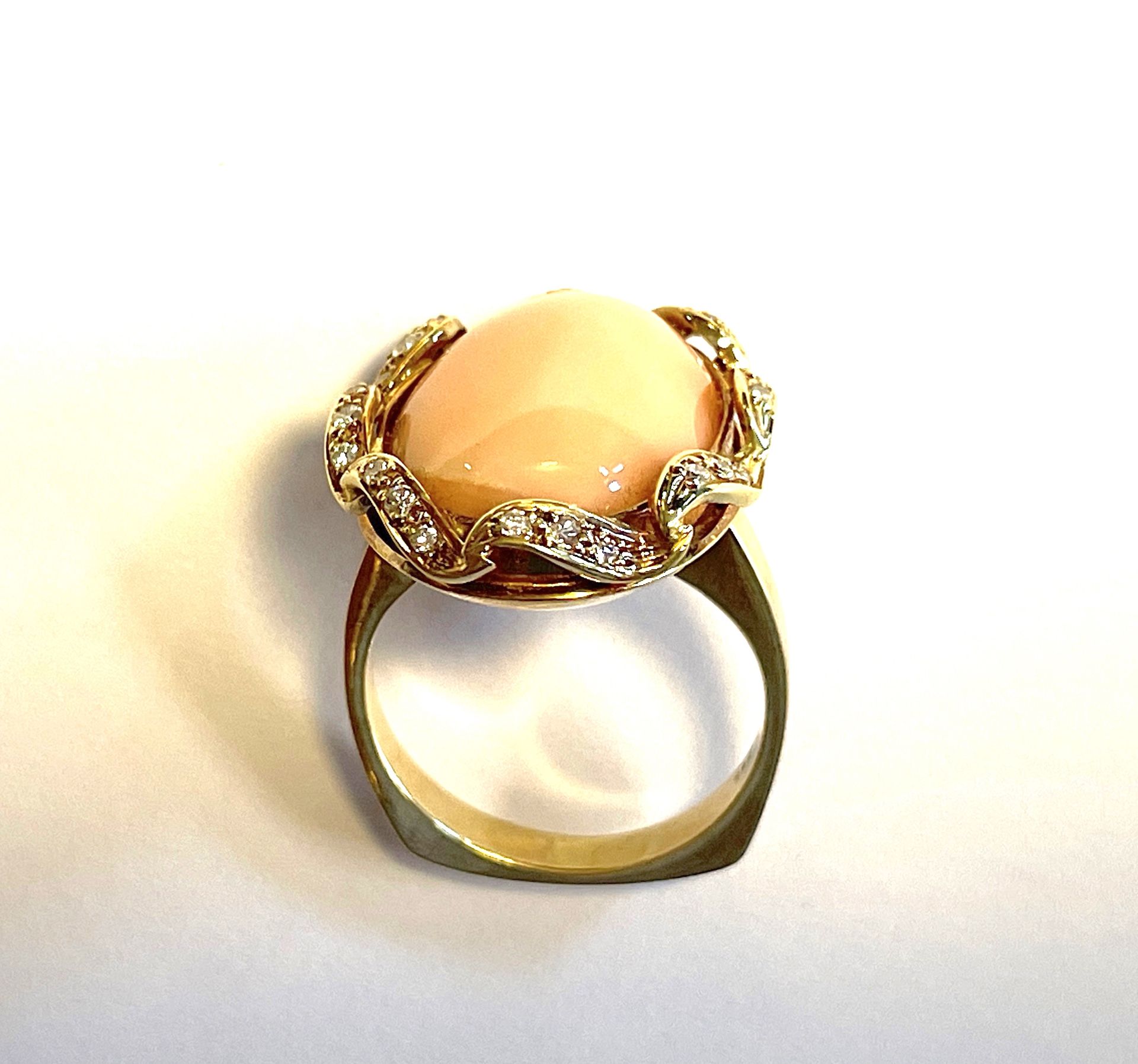 Coral ring with diamonds - Image 10 of 11