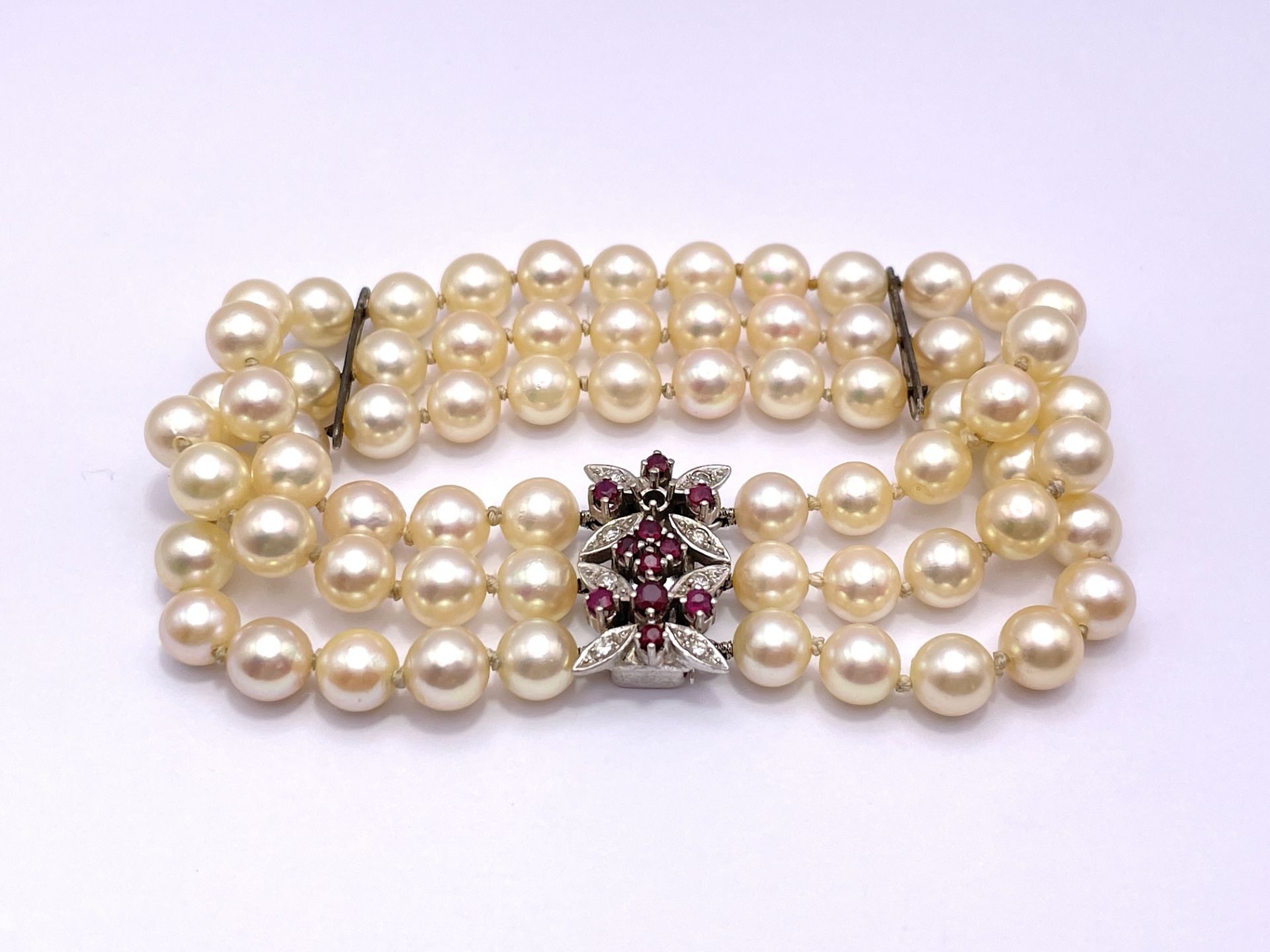 Pearl bracelet