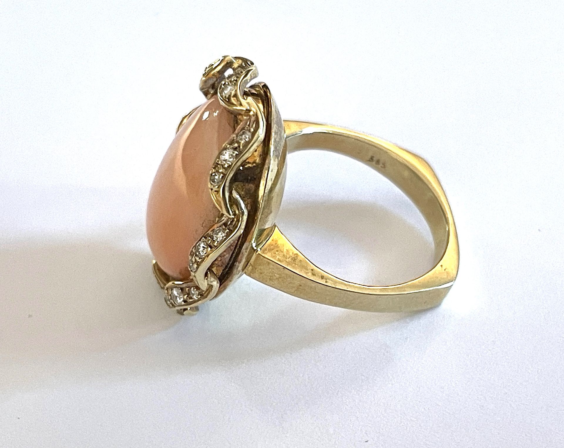 Coral ring with diamonds - Image 6 of 11