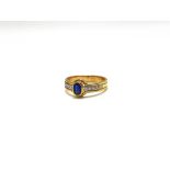 Sapphire ring with brillant-cut diamonds