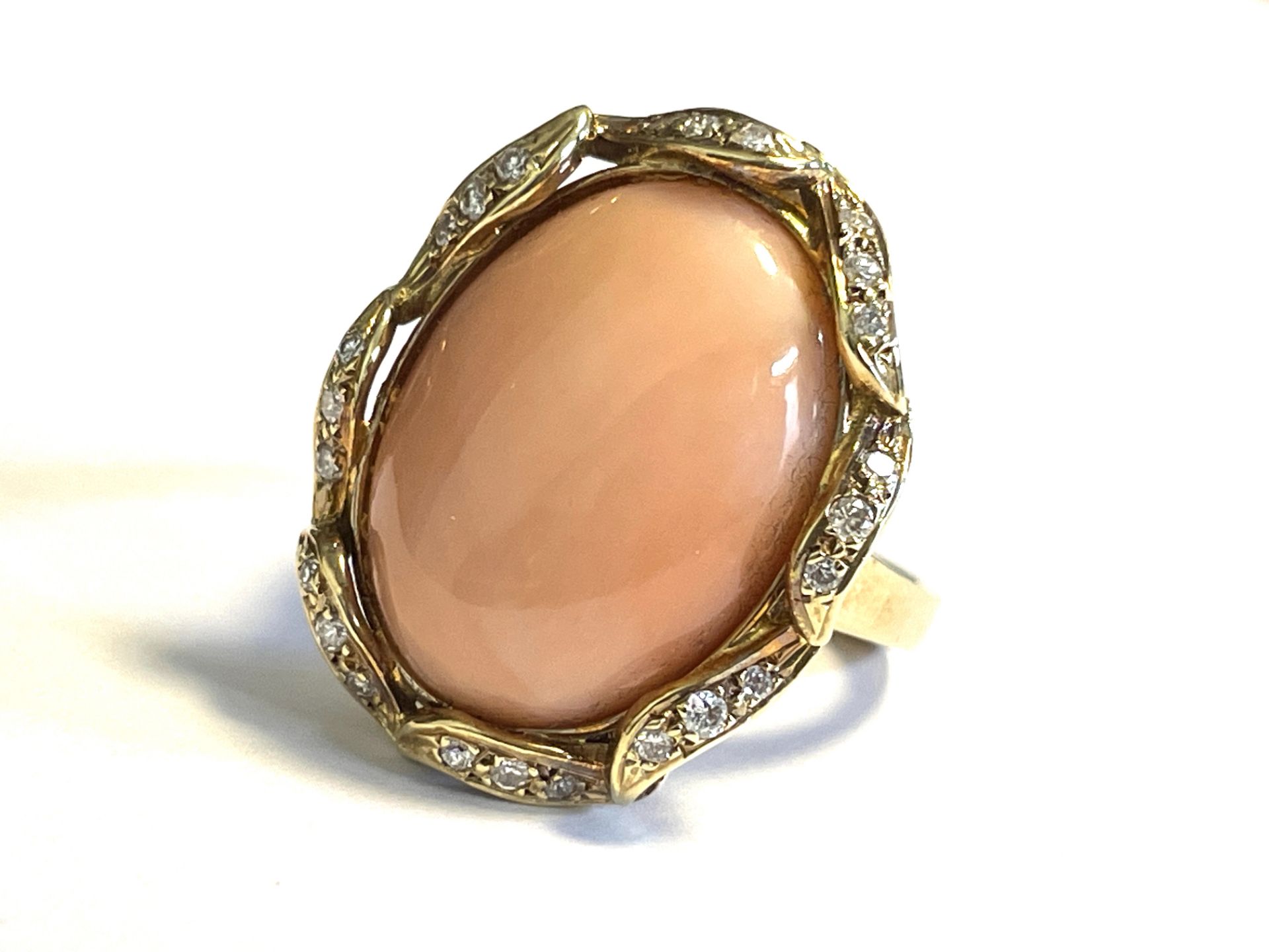 Coral ring with diamonds - Image 4 of 11