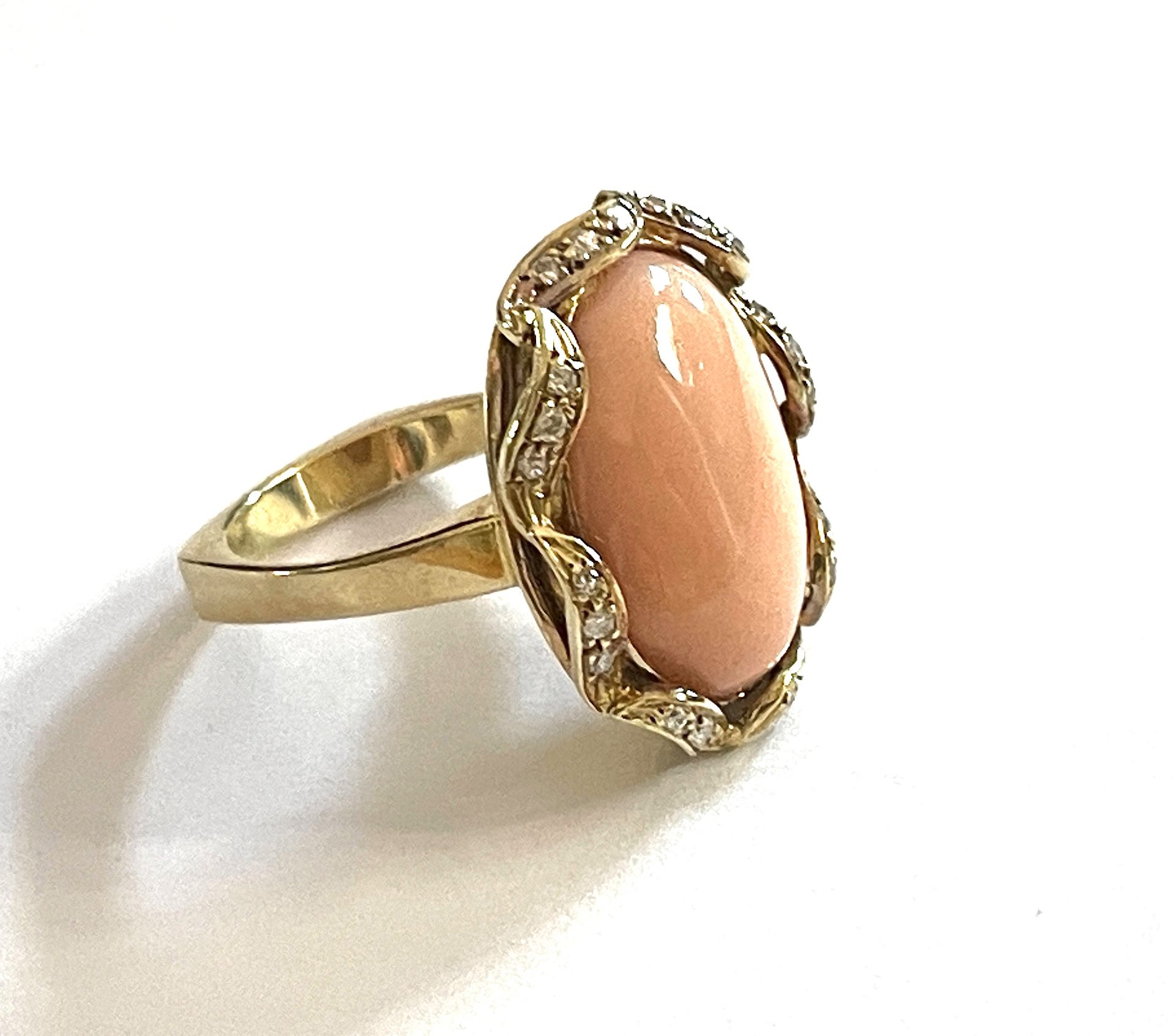 Coral ring with diamonds - Image 7 of 11