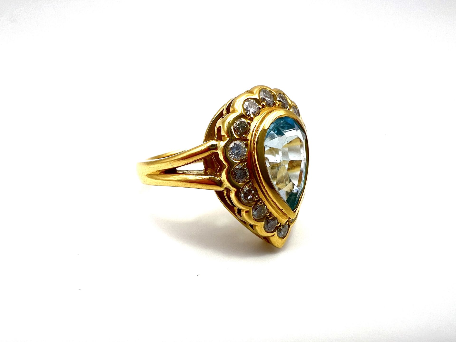 Diamond ring with blue topaz - Image 3 of 6