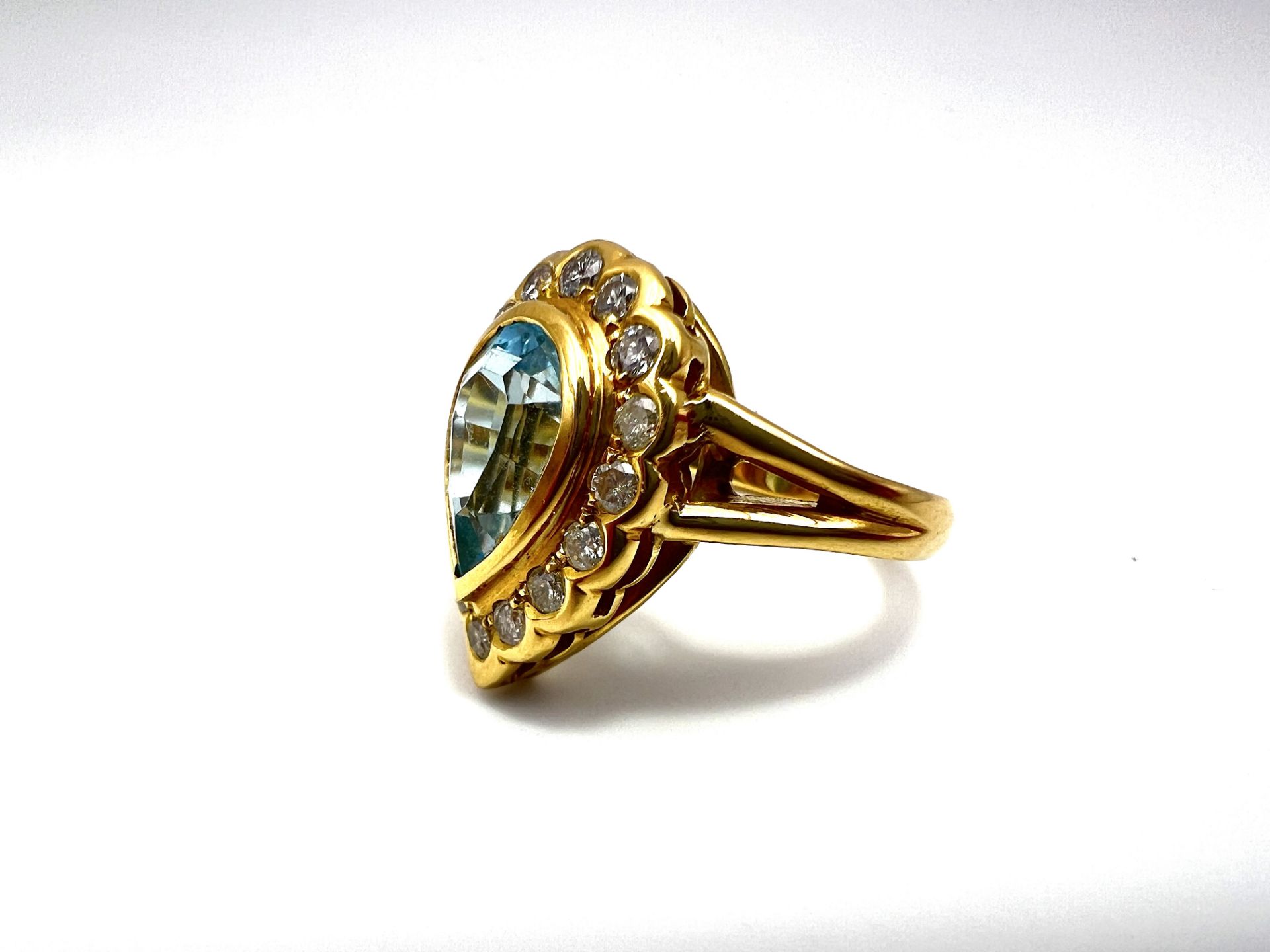 Diamond ring with blue topaz - Image 5 of 6