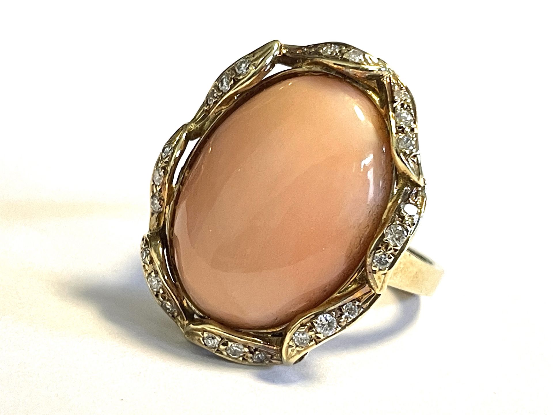 Coral ring with diamonds - Image 3 of 11