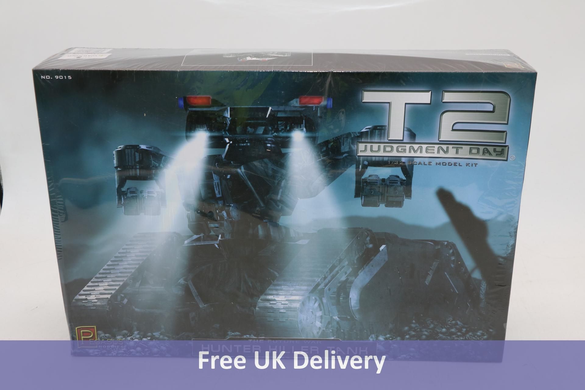 Two Terminator T2 Judgment Day Hunter Killer Tank Plastic Models