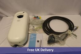 New Motion Home Advanced 2.1 Cable Car Charger. Box damaged