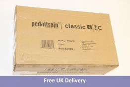 Pedaltrain Classic 2 Tour Case Pedal Board. Box damaged