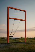 Ivan Tomasevic. Swing By The Sea, aus der Serie „Hidden People“, Iceland. 2023