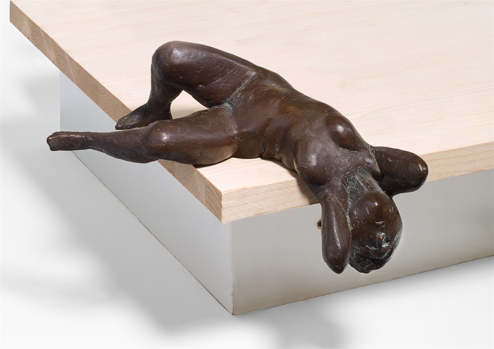 Waldemar Otto. „Herabhängende Bacchantin (Brunnenfigur)“. 1992 - Bild 2 aus 2